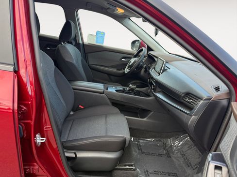 Used 2023 Nissan Rogue SV FWD image 19