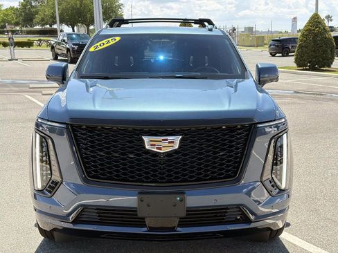 Used 2025 Cadillac Escalade Sport Platinum w/ LPO, ONYX Package AWD/4WD image 8