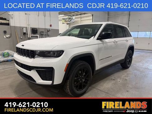 New 2026 Jeep Grand Cherokee Altitude AWD/4WD image 4