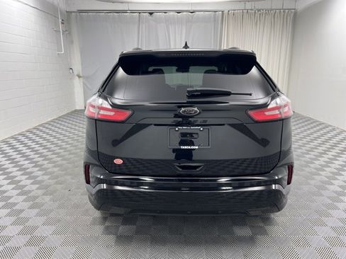 Used 2022 Ford Edge SE w/ Black Appearance Package image 5