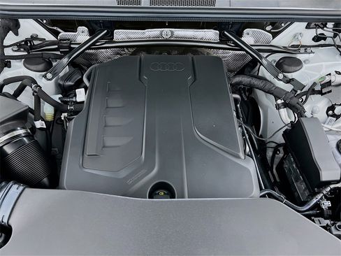 New 2025 Audi Q5 Premium Plus image 32