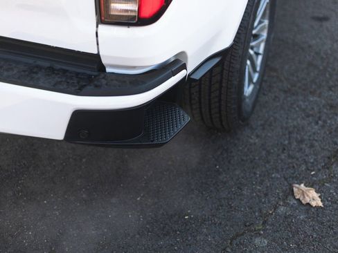 New 2025 Chevrolet Colorado LT w/ LT Convenience Package image 11