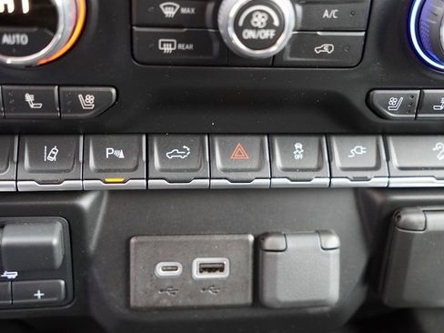 Certified 2022 Chevrolet Silverado 2500 LTZ w/ LTZ Plus Package image 32