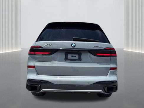 Used 2025 BMW X7 xDrive40i w/ M Sport Package AWD/4WD image 6