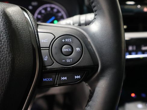 Used 2022 Toyota Venza XLE image 37