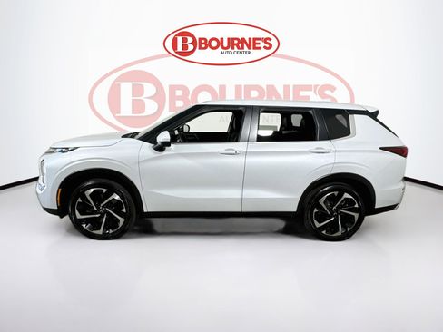 Used 2024 Mitsubishi Outlander SE AWD/4WD image 7