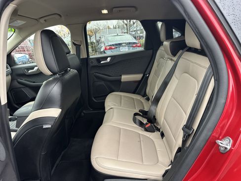 Used 2020 Ford Escape Titanium image 11