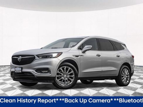 Used 2020 Buick Enclave Essence w/ Sound and Sites Package FWD image 2