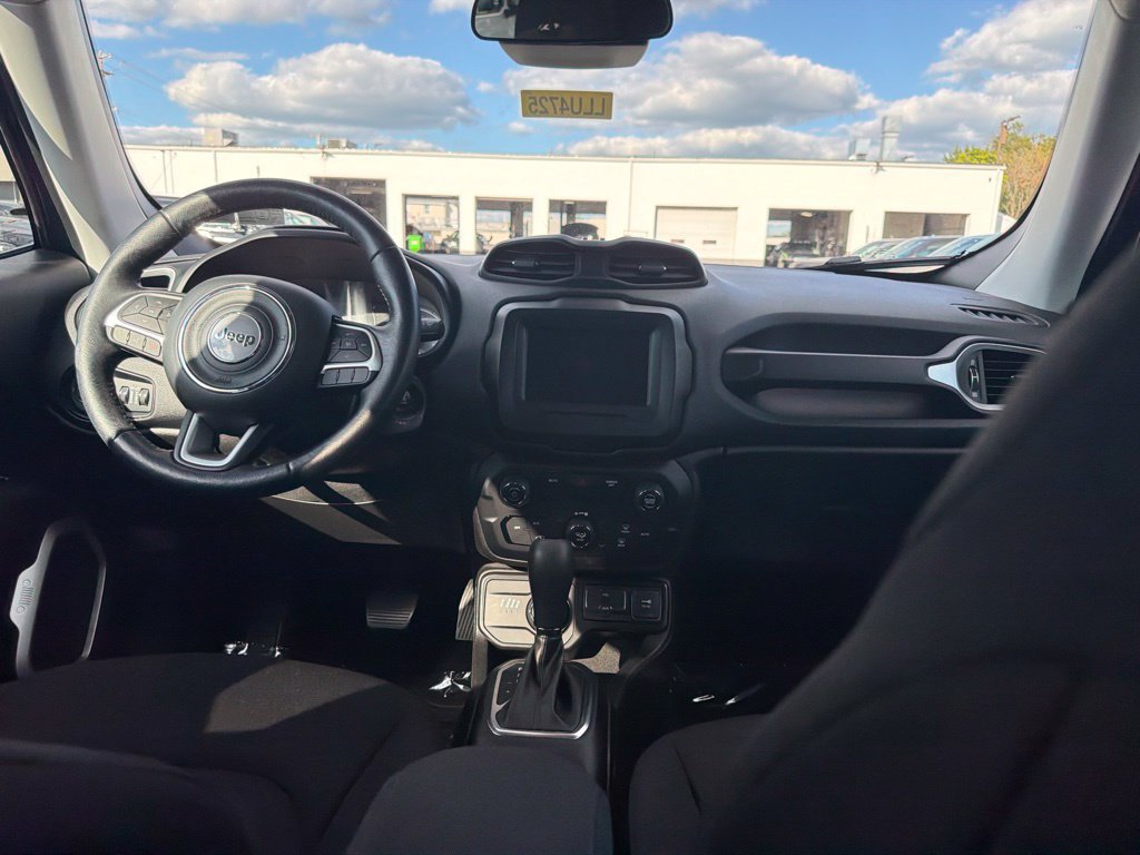 Used 2020 Jeep Renegade Latitude w/ Cold Weather Group AWD/4WD image 19
