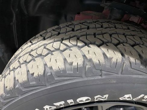 Used 2019 Jeep Cherokee Trailhawk image 42