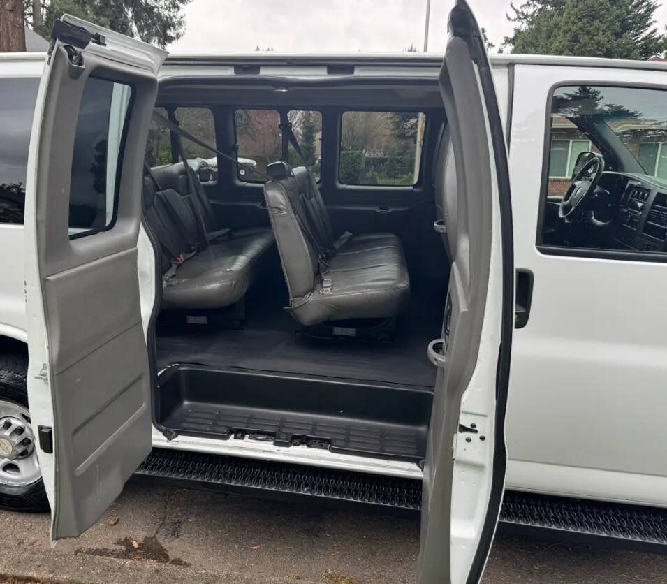 Used 2014 Chevrolet Express 2500 LS RWD image 21