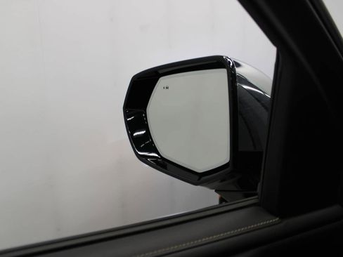 Used 2022 Chevrolet Tahoe Premier image 16