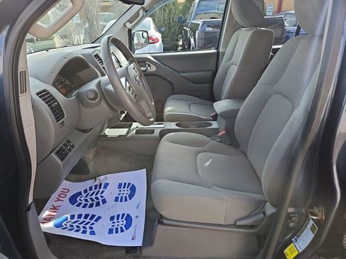 Used 2015 Nissan Frontier SV w/ SV Value Truck Package image 9