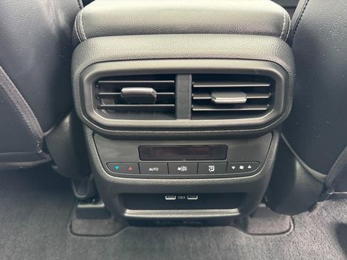 Certified 2023 Honda Pilot Touring image 18