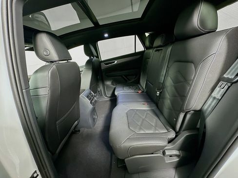 New 2026 Volkswagen Atlas Cross Sport SE AWD/4WD image 19