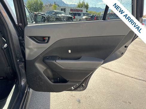 Used 2025 Subaru Crosstrek 2.5i Wilderness w/ Wilderness Package image 12