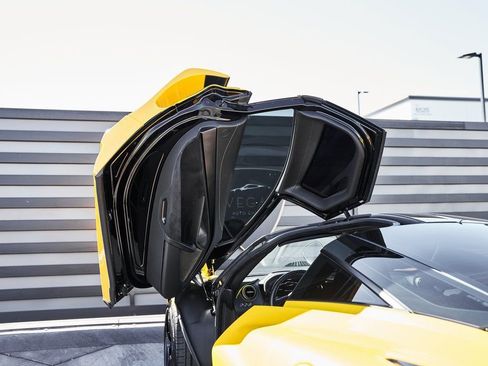 Used 2019 McLaren 720S image 31