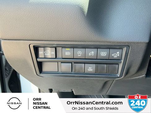 Used 2023 Toyota Tundra Limited AWD/4WD image 18