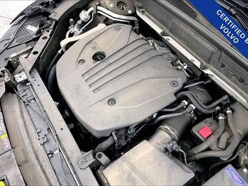 Certified 2023 Volvo XC60 B5 Ultimate w/ Climate Package image 42