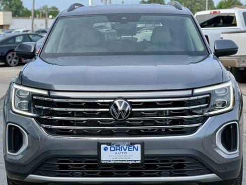 Used 2024 Volkswagen Atlas SE AWD/4WD image 6