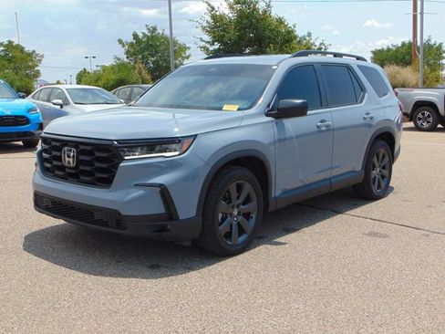 Used 2025 Honda Pilot Sport image 8