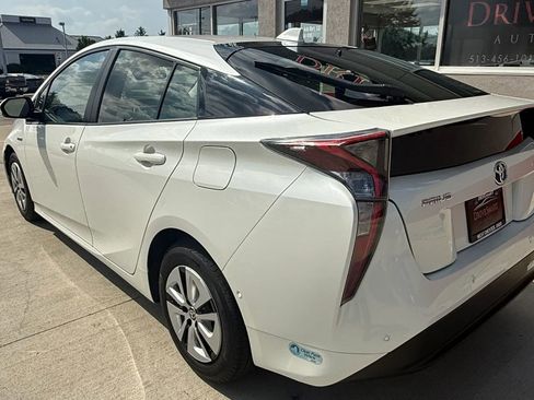 Used 2016 Toyota Prius Four w/ Advanced Technology Package FWD image 4
