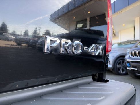 Used 2015 Nissan Frontier PRO-4X w/ Pro-4x Luxury Package AWD/4WD image 7