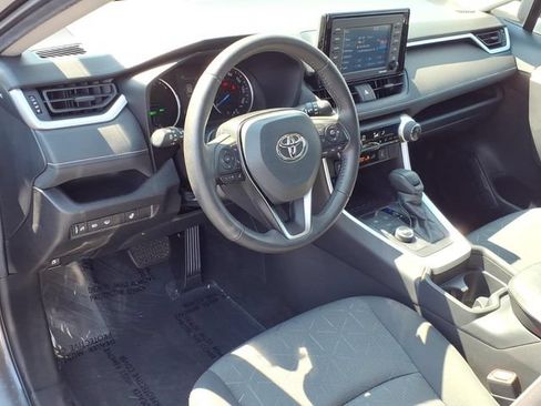 Certified 2021 Toyota RAV4 XLE w/ XLE Grade Weather Package AWD/4WD image 18