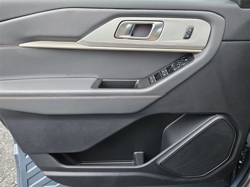 New 2026 Ford Explorer Active w/ Active Comfort Package image 26