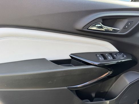 Used 2025 Chevrolet Trax LT image 13