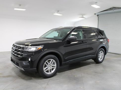 New 2026 Ford Explorer Active image 3