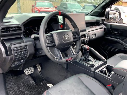 Used 2025 Toyota Tacoma TRD Pro image 17