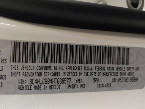 Used 2017 Jeep Compass Latitude w/ Popular Equipment Group FWD image 33