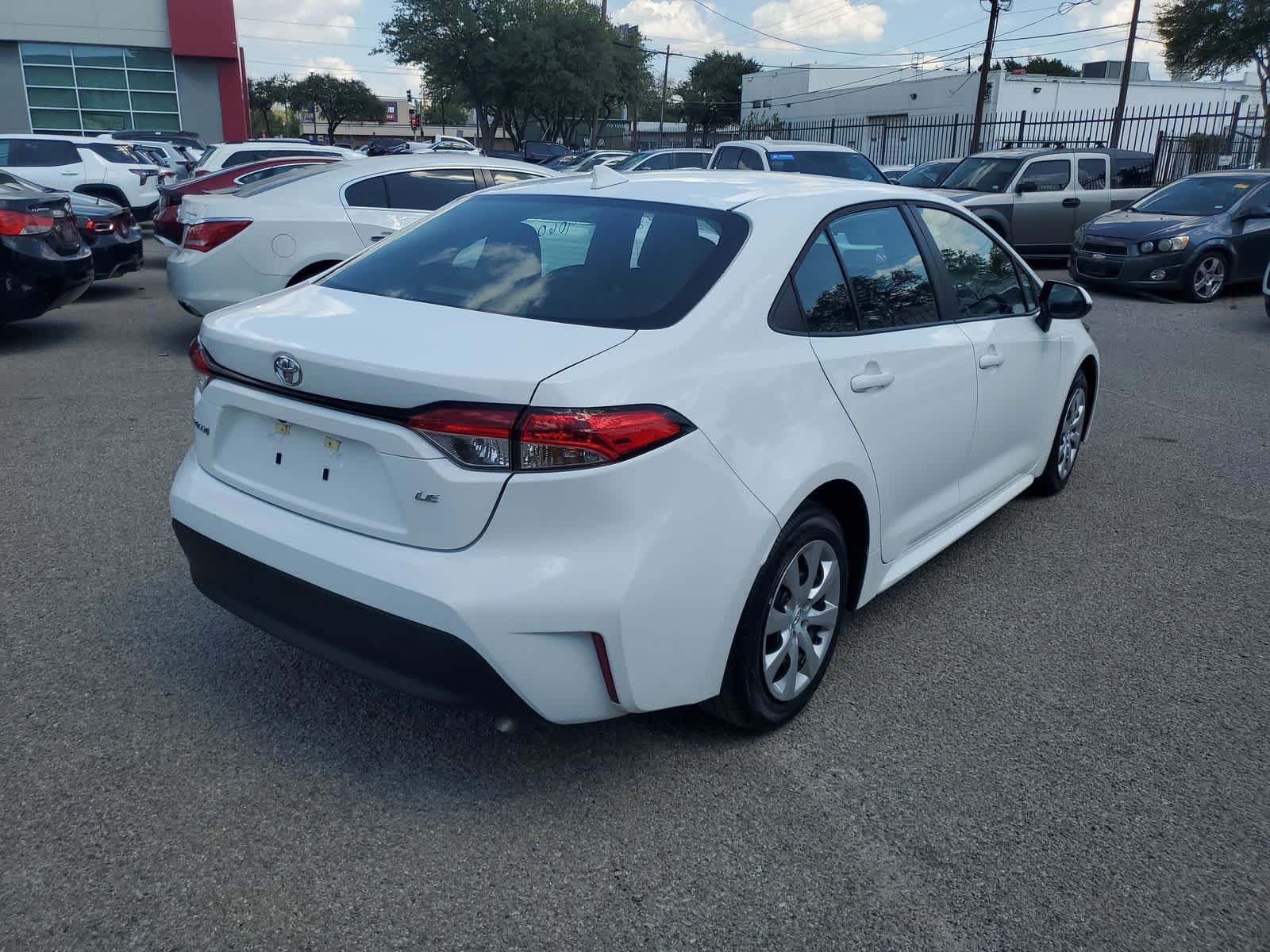 Used 2026 Toyota Corolla LE FWD image 6