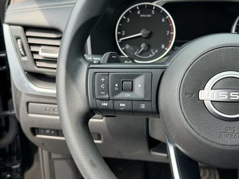 Used 2023 Nissan Rogue S AWD/4WD image 13