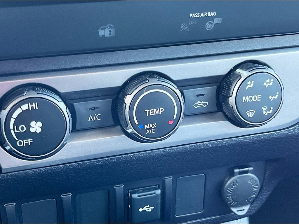 Used 2023 Toyota Tacoma SR AWD/4WD image 15