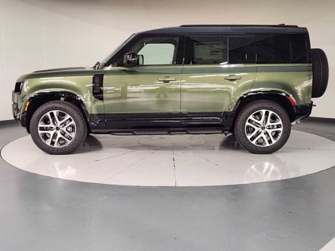 New 2026 Land Rover Defender 110 X-Dynamic SE AWD/4WD image 8