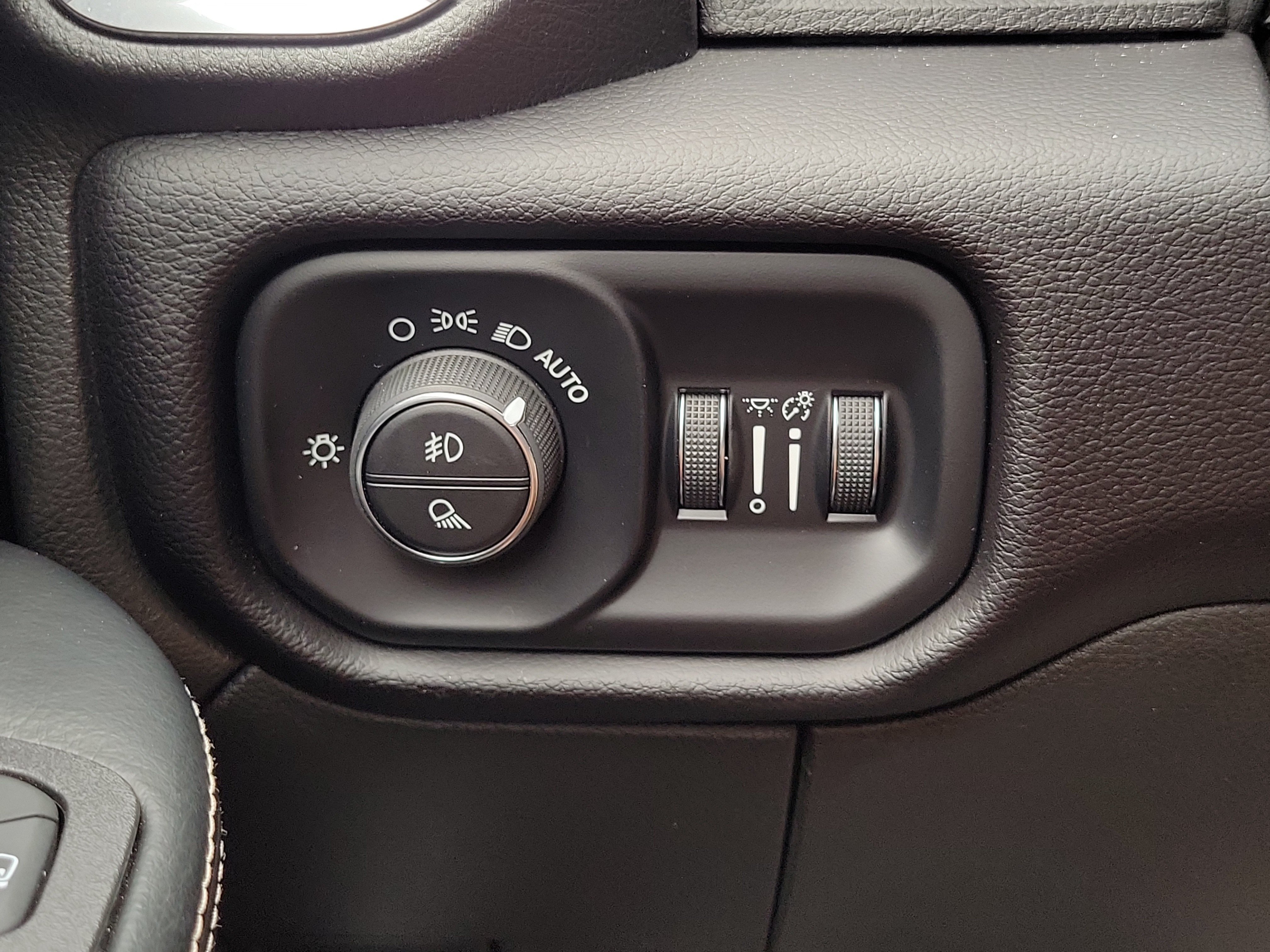 Used 2025 RAM 3500 Laramie w/ Night Edition AWD/4WD image 28
