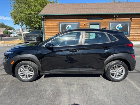 Used 2023 Hyundai Kona SE w/ Cargo Package AWD/4WD image 8
