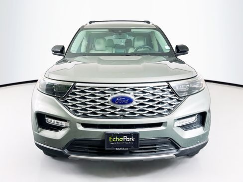 Used 2020 Ford Explorer Platinum w/ Premium Technology Package AWD/4WD image 2