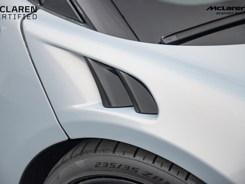Used 2023 McLaren Artura Base image 3