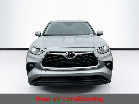 Used 2024 Toyota Highlander LE image 5