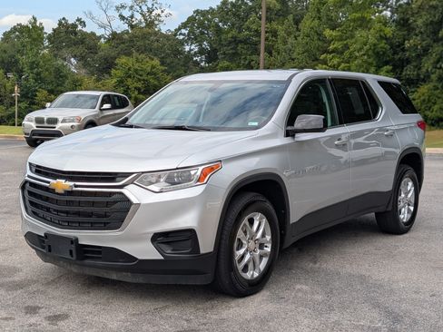 Used 2020 Chevrolet Traverse LS FWD image 5