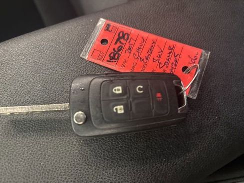 Used 2017 Chevrolet Equinox LT w/ Convenience Package image 48