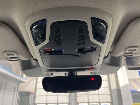 Used 2024 Subaru Outback Premium image 29