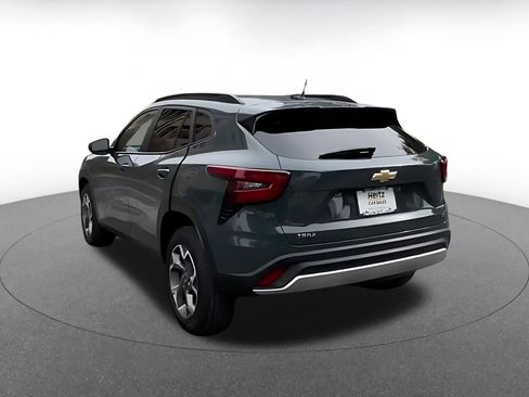 Used 2025 Chevrolet Trax LT image 12