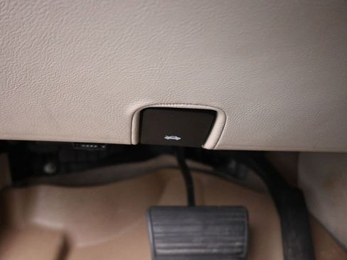 Used 2018 Cadillac Escalade ESV Luxury image 33