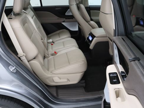 Used 2023 Lincoln Aviator Grand Touring w/ Equipment Group 301A AWD/4WD image 41