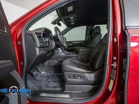 Used 2022 Chevrolet Tahoe RST w/ Luxury Package AWD/4WD image 11
