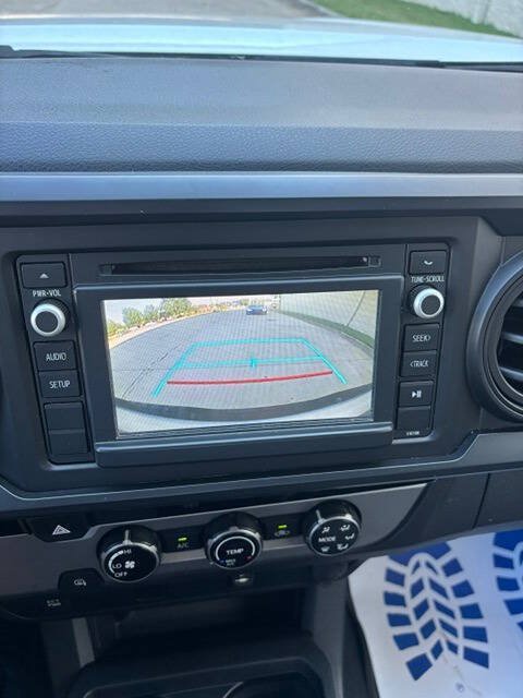 Used 2016 Toyota Tacoma SR RWD image 5